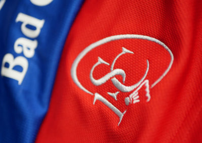 Sportbekleidung bestickt